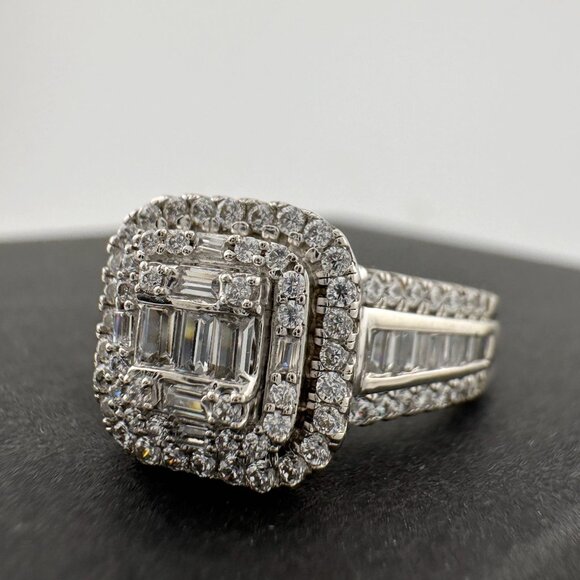 Elegant 2 Carat Lab Created White Topaz Ring Size 7 - Picture 12 of 16